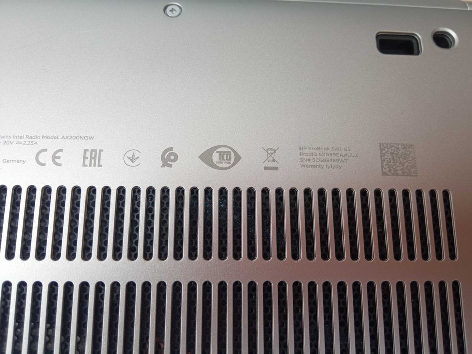 HP ProBook 640 G5 / 14" FHD / i5-8265U / 8GB DDR4 / 256GB NVMe SSD / Стан 10/10