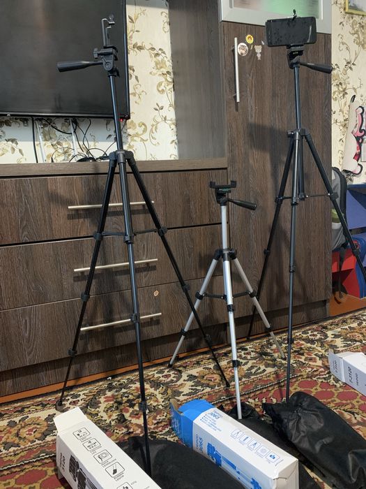 Трипод, тринога, штатив для телефона, камери. Пюпітр,підставка для нот