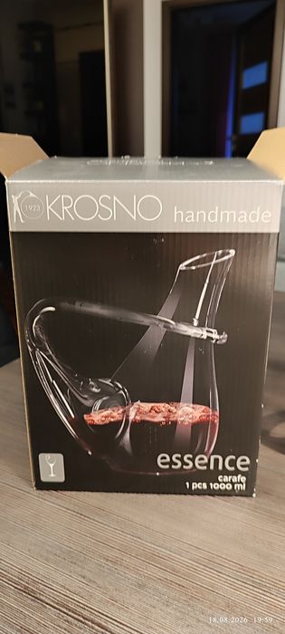 Karafka do wina, nowa
