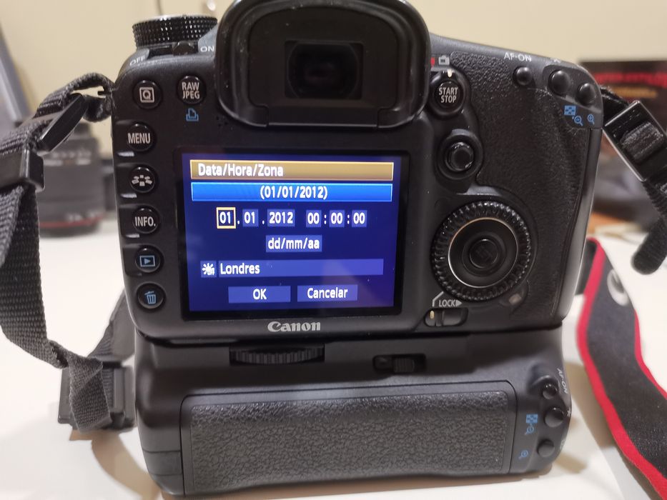 Canon EOS 7D + Grip e oferta de lente
