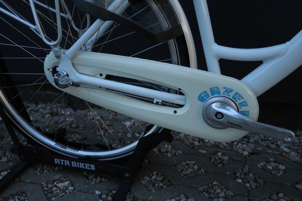 Holenderski rower miejsko turystyczny biała Gazelle Esprit r.49 28 Nexus