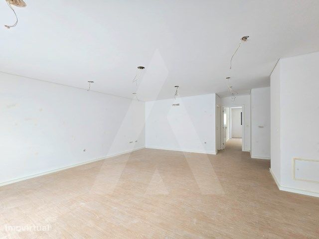 Apartamento T2 moderno - Open Space com imensa luz natura