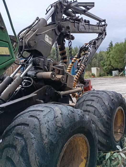 Processadora de corte florestal John Deere 1070D