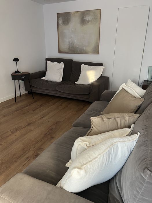 Sofás cama em pele de pessego e penas com capas lavaveis