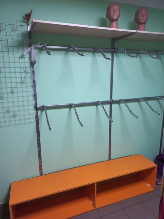 Обладнання для магазину дитячого одягу