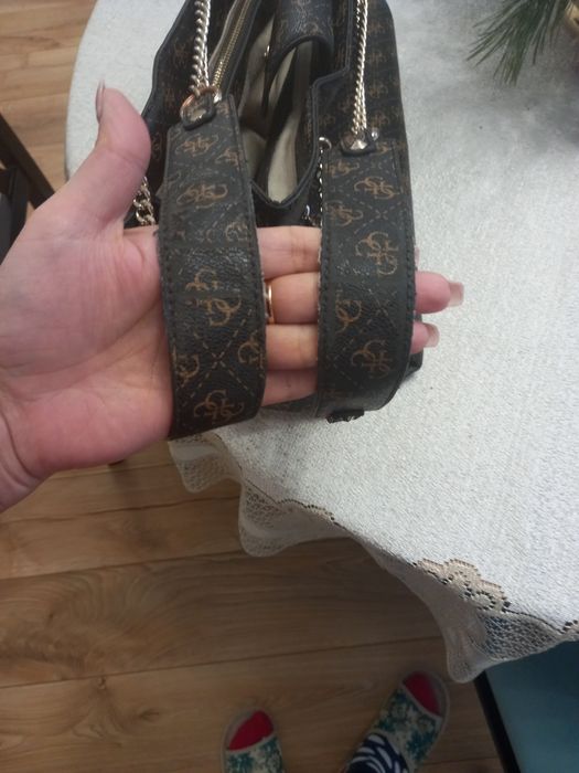 Torebka damska Guess na ramię