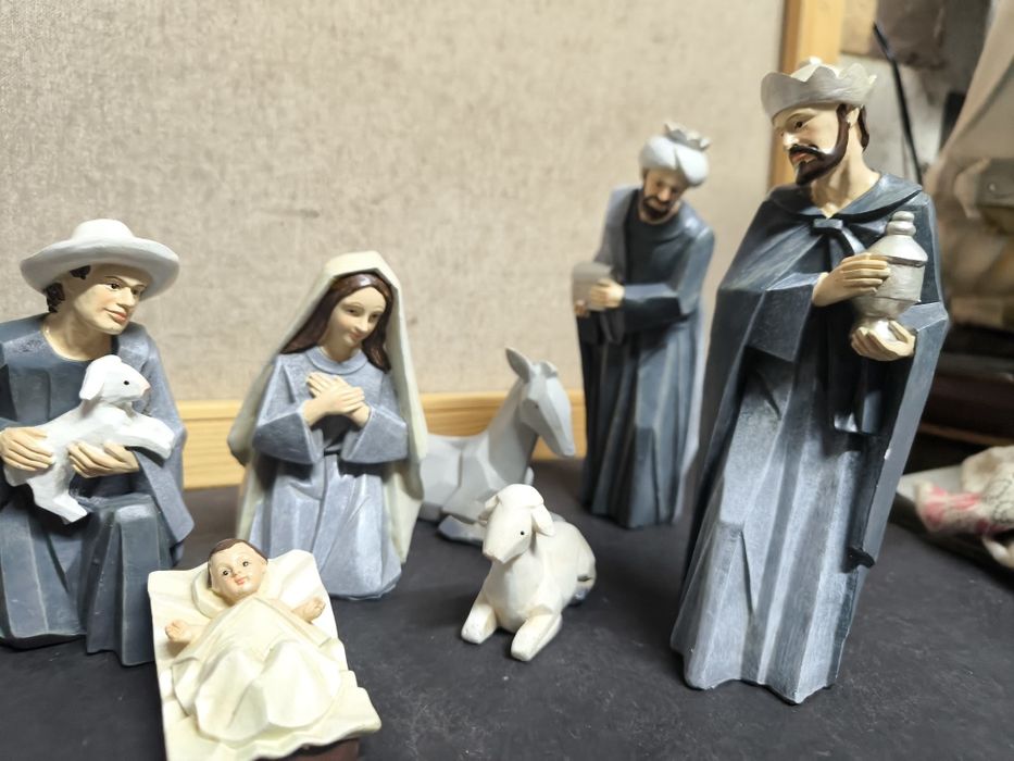 Presépio - Estilo Esculpido (Moderno/Rústico)
Vendo de figuras de pres