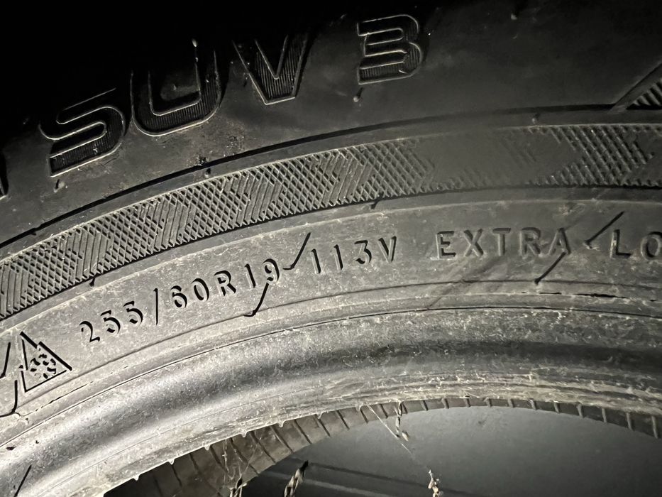 Шины бу 4 шт резина 255 60 19 Нокиан