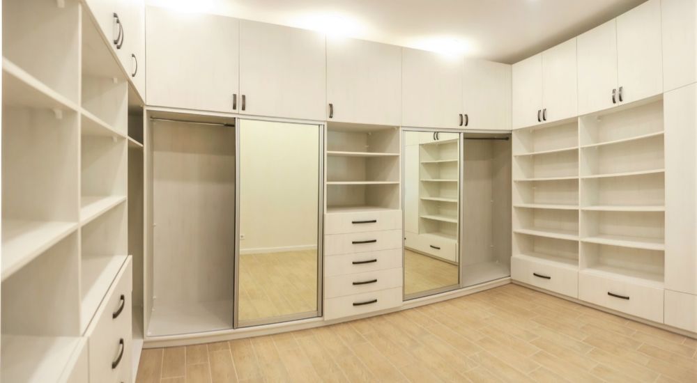 Елітний будинок поряд з озером! З укриттям та повна автономність!