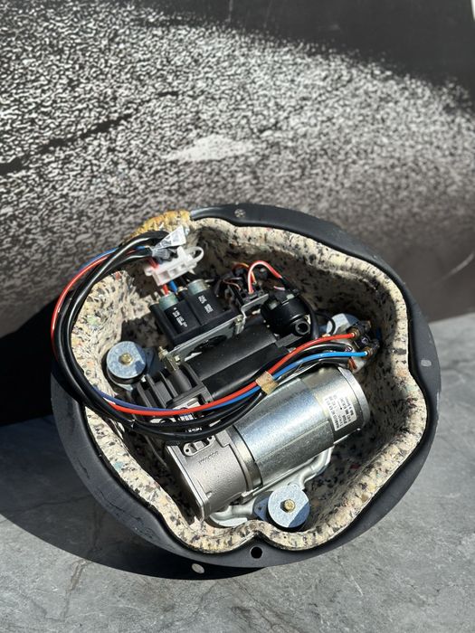 BMW E39 Турінг Універсал Компресор Пневмопідвіски Оригінальний в Ідеал