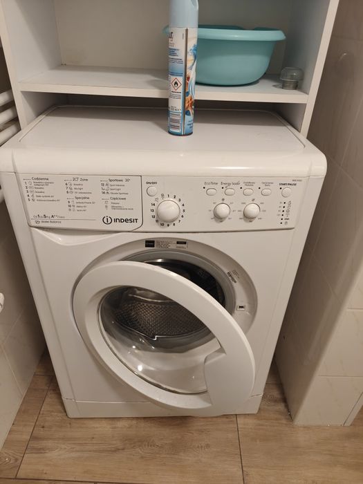 Pralka Indesit - głośna praca lub na części