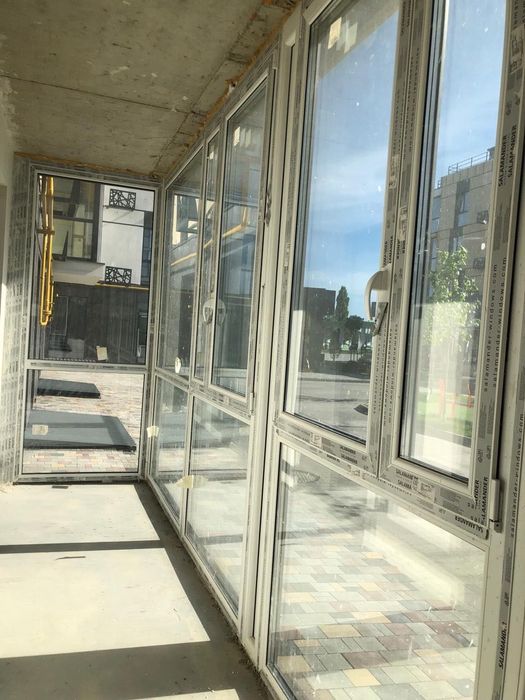 Продам 2 з кімнатну квартиру площею 64 м2 , будинок зданий