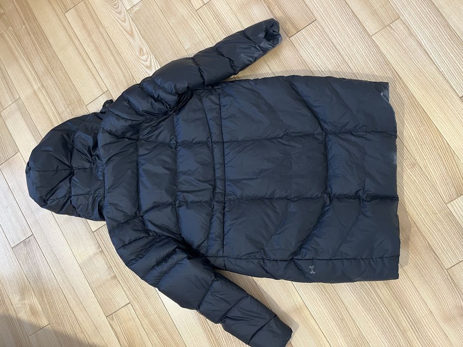 Пуховик under armour жіночий