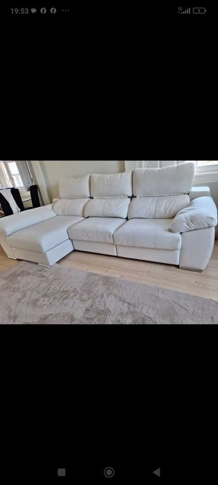 Sofá só com 8 meses de uso muito bonito e de extrema qualidade