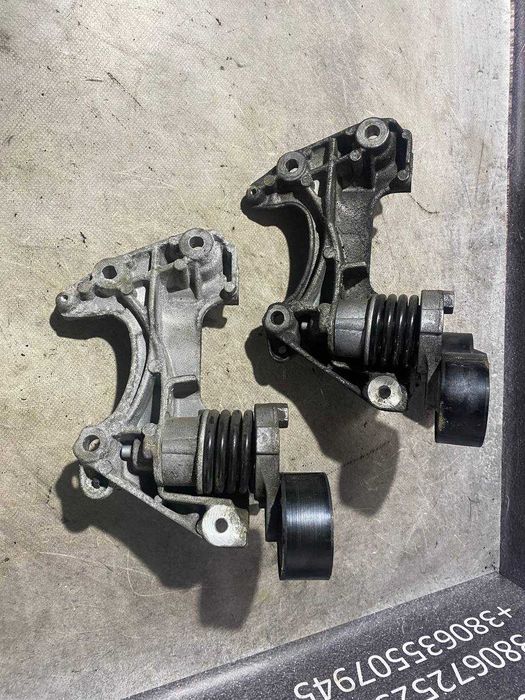 Кронштейн генератора лапа з натягувачем Nissan Juke Qashqai Renault 1.2 DIG-T TCe 117104394R