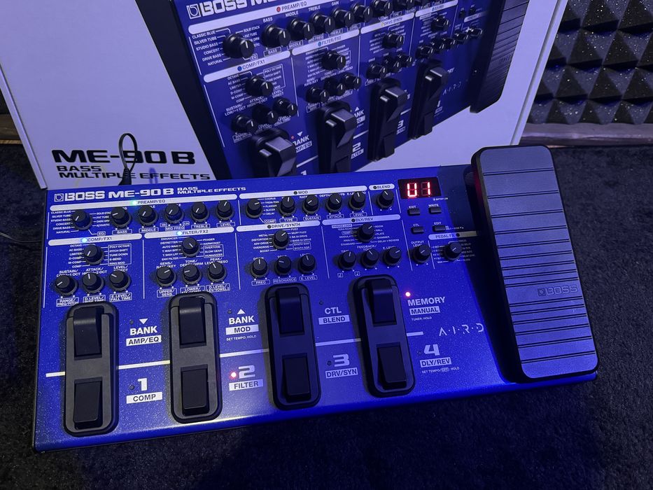 Boss ME-90B - Nowy Multiefekt Basowy z zasilaczem
