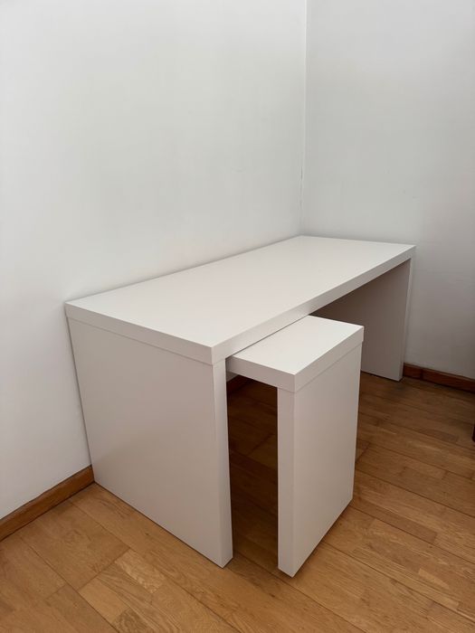Mesa secretária Malm