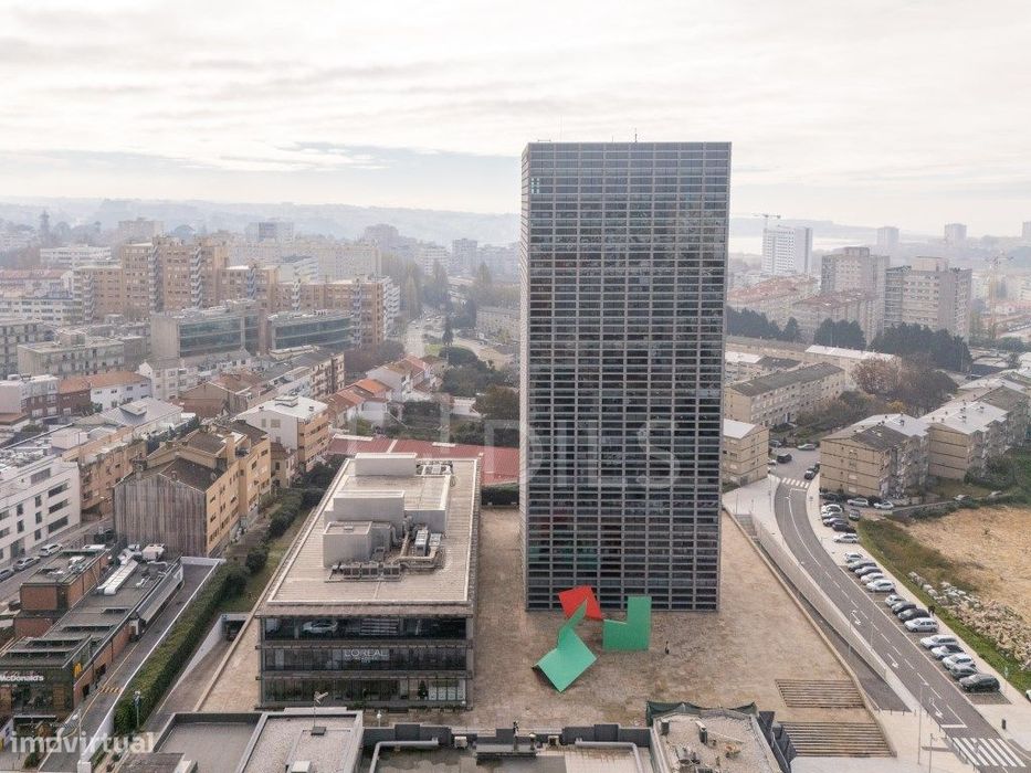 Escritório para arrendar - edifício Burgo Centro, no Porto