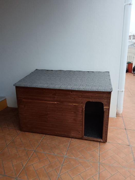 Casota para cão de madeira