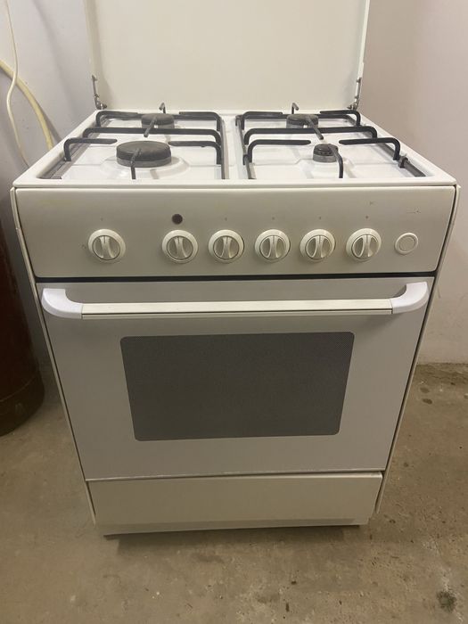 Продам газову плиту