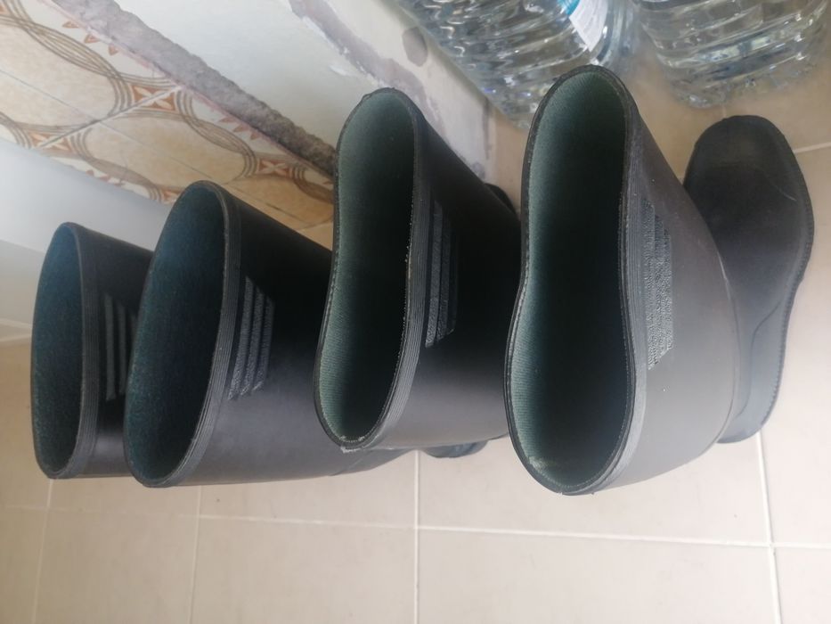 Vendo vários botins ou botas água como novas