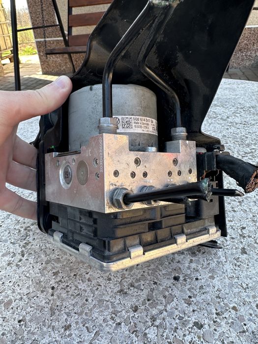 Блок ABS для Audi Q3 F3