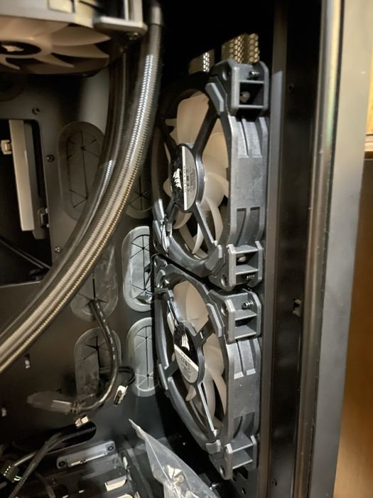 Corsair Air540 Case + Corsair Water Cooler + 3 Corsair Fans64751238310402123