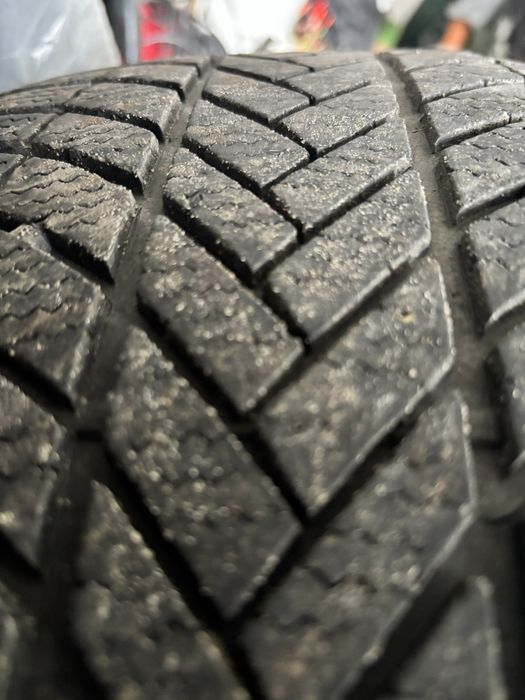 Opony Bridgestone ZIMOWE 245/45 R19