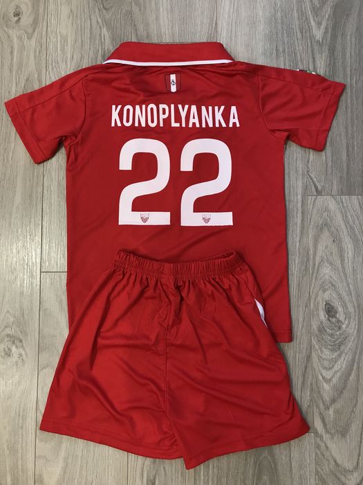 Розпродаж футбольних форм