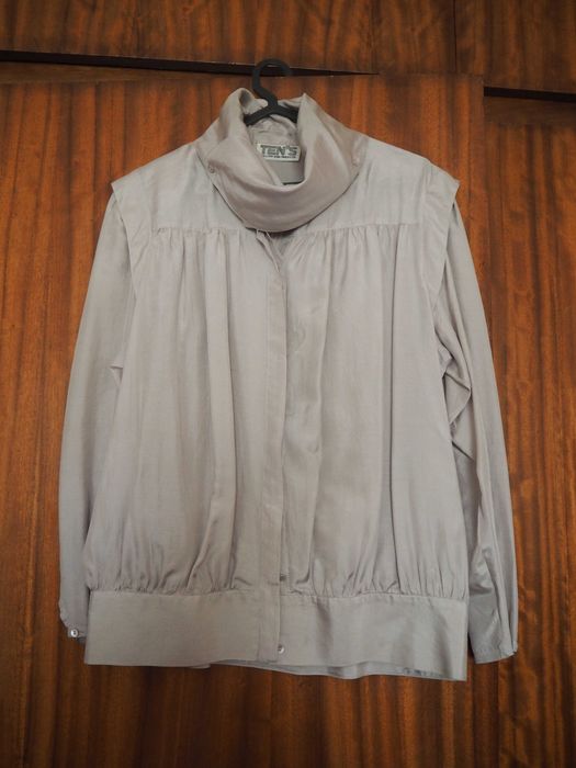 VINTAGE Camisa / Casaco Cinza 100% Seda com Gola Versátil