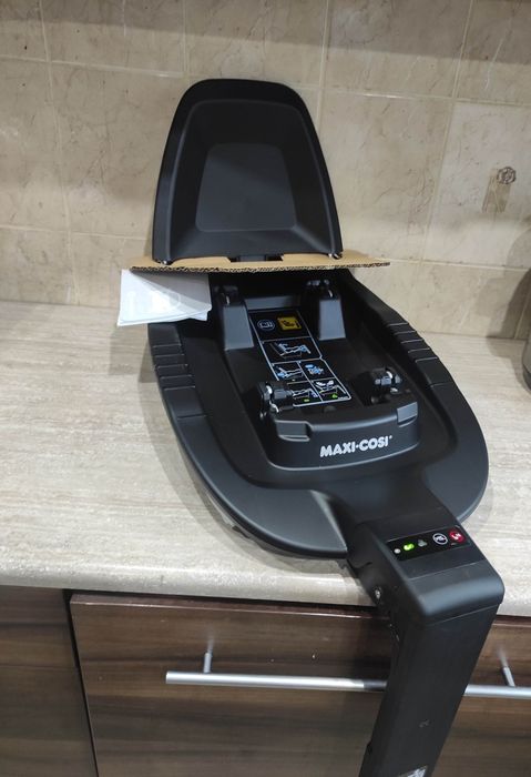 Baza FamilyFix 3 do Fotelika Maxi Cosi i Gondoli, ISOFIX