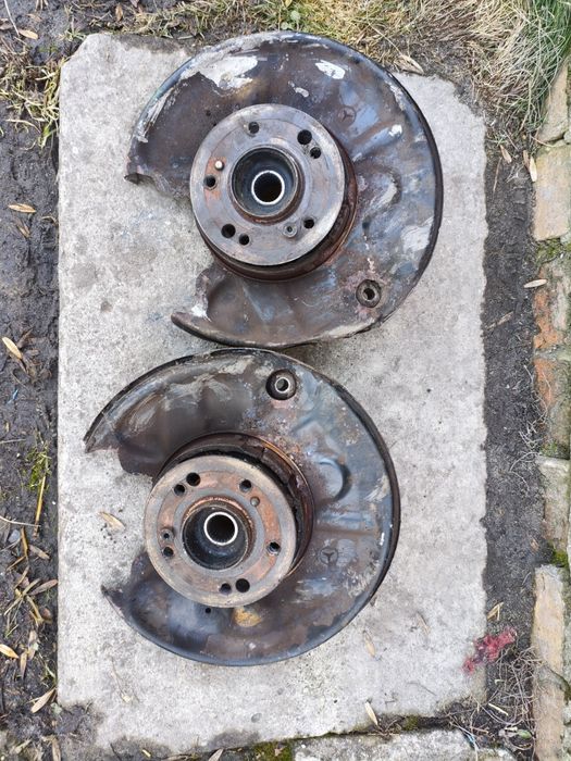 Piasty tył prawa lewa Mercedes w124 kombi