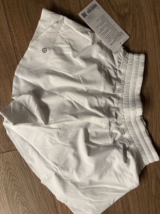 Spodenki Lululemon Shake It Out S białe nowe