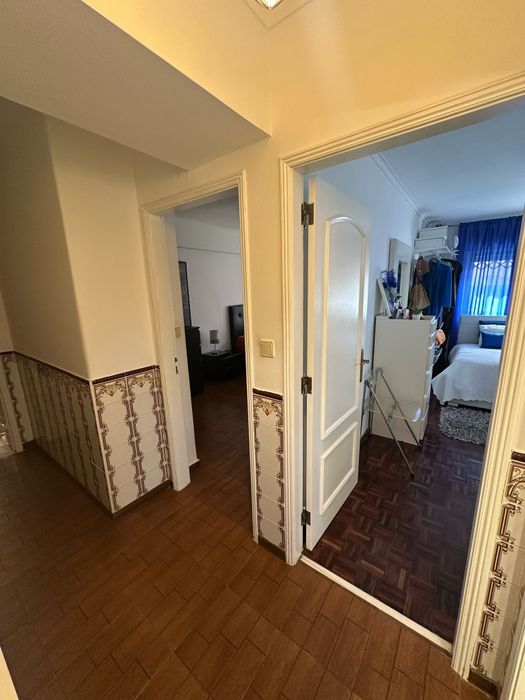 T2 no centro. Grande.