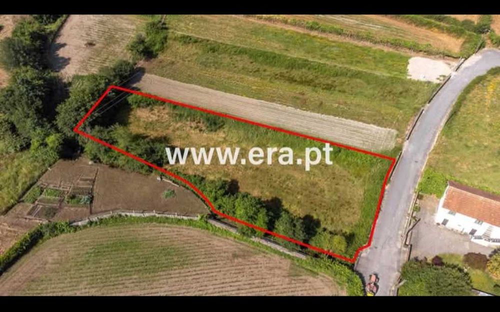 Terreno urbano com 1800m2 em Covas V.N.Cerveira