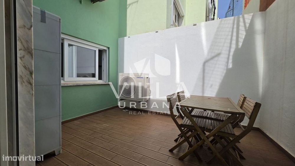 Apartamento T2 c/ Espaço Exterior localizado no Centro de Almada
