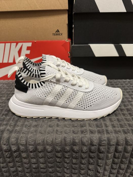 Жіночі кросівки Adidas Flashback Primeknit 37(23,5см) оригінал
