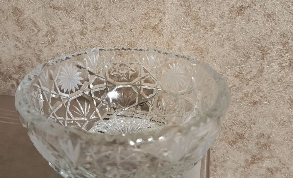 Б\у Ваза конфетница .