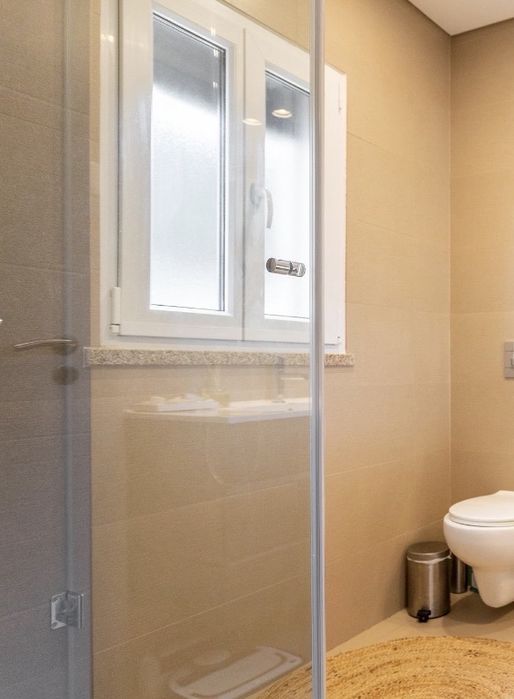 Resguardo duche canto 68x78 usado