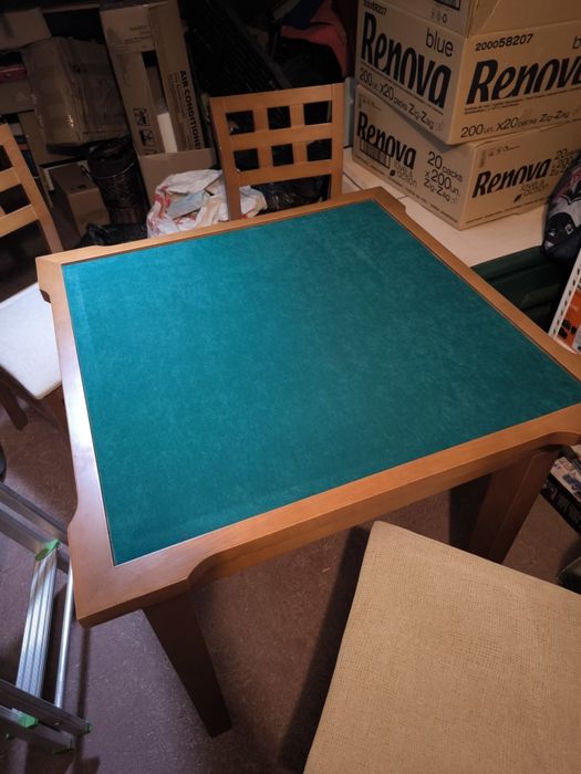 Mesa de Jogo + 4 cadeiras64730093329282124