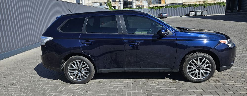Продам Mitsubishi outlander 3 2,4