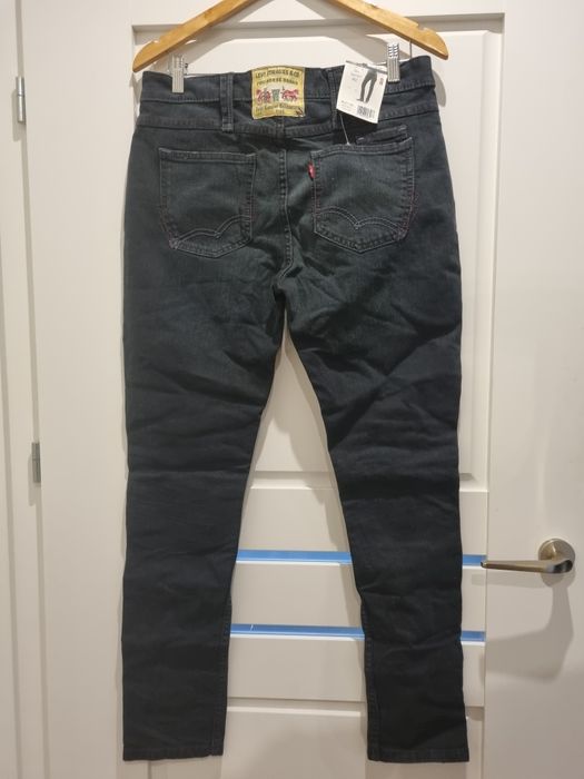 Jeansy męskie Levi's Slim Tapered 402 - rozm. 30 / 30 - ciemny grafit