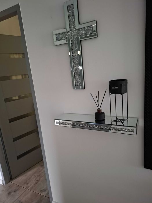 Nowa lustrzana półka glamour