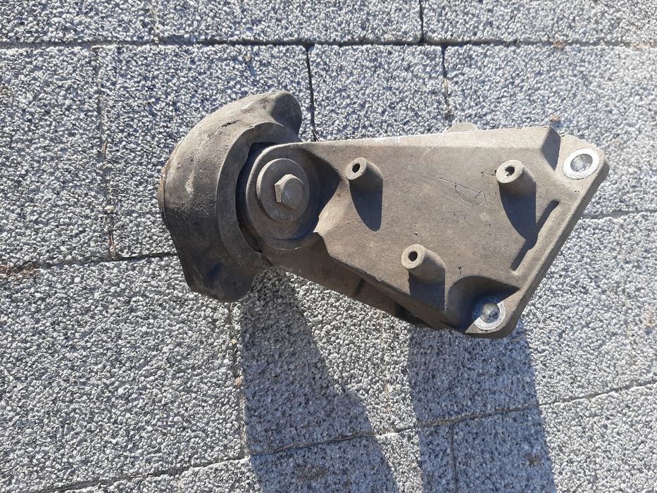 Łapa mocowania skrzyni 6-cio biegowej