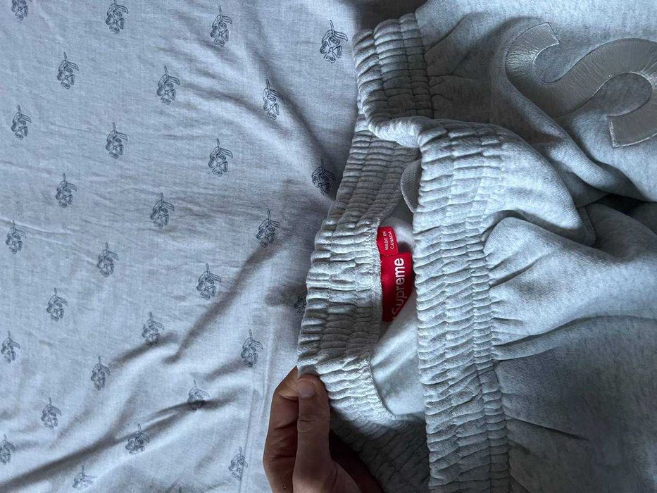 Supreme spodnie szare sportowe S LOGO L nowe