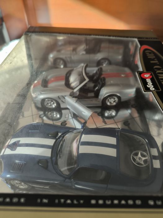 Carro de Colecionador da bBurago Shelby+Dodge Viper 1:24