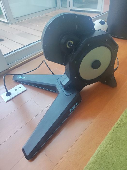 Rolo Treino Tacx Flux 2 Smart Direct Drive + Cassete 11V - Como NOVO!