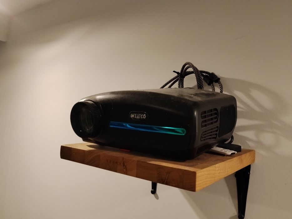 Projektor WZATCO C2