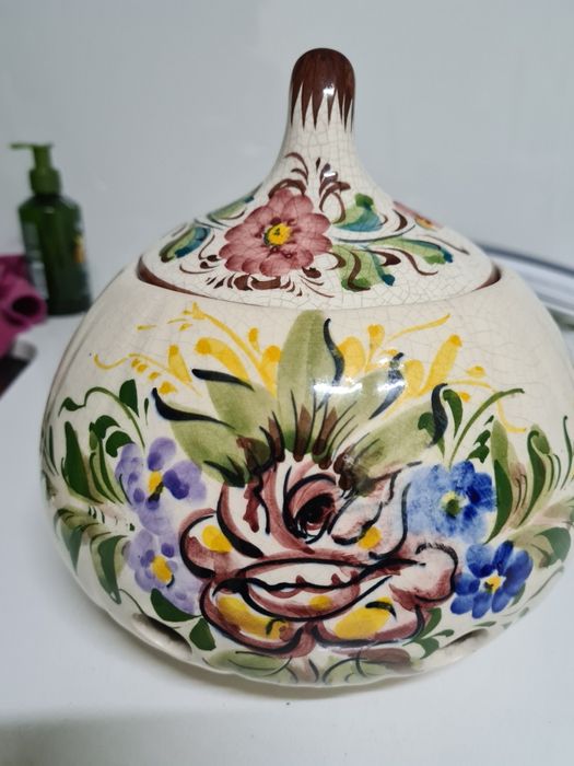 Pote de cerâmica para a cozinha