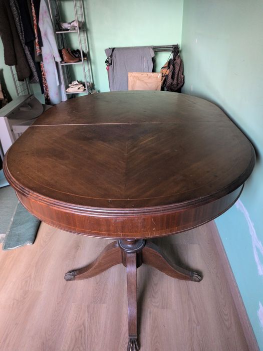 Mesa de Sala antiga em bom estado estrutural